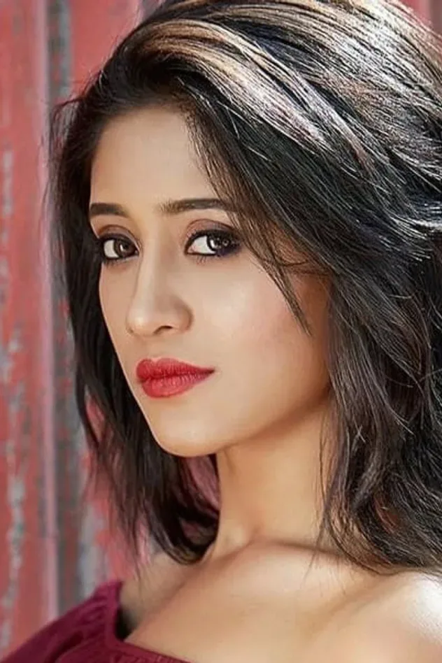 Обложка для Shivangi Joshi