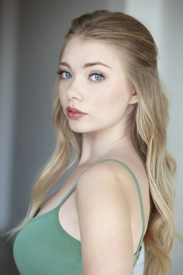 Emilia McCarthy fotoğrafı