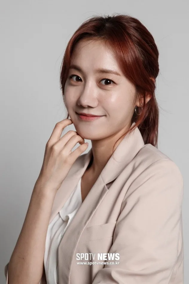 Jung Min-ah fotoğrafı