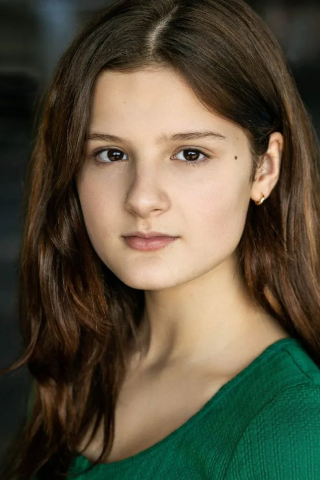 Hayley LeBlanc fotoğrafı