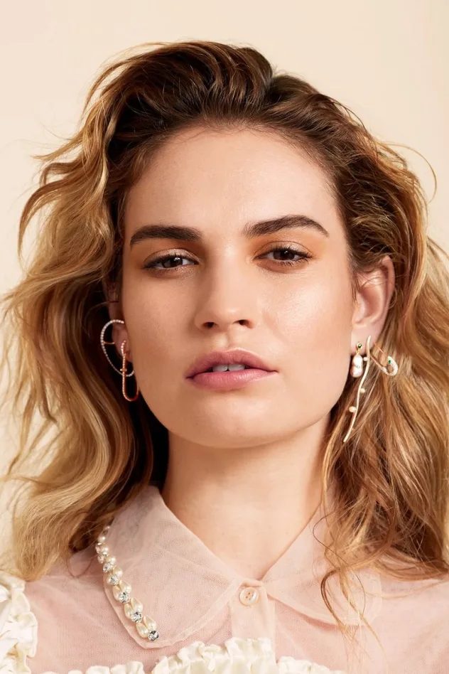 Lily James fotoğrafı