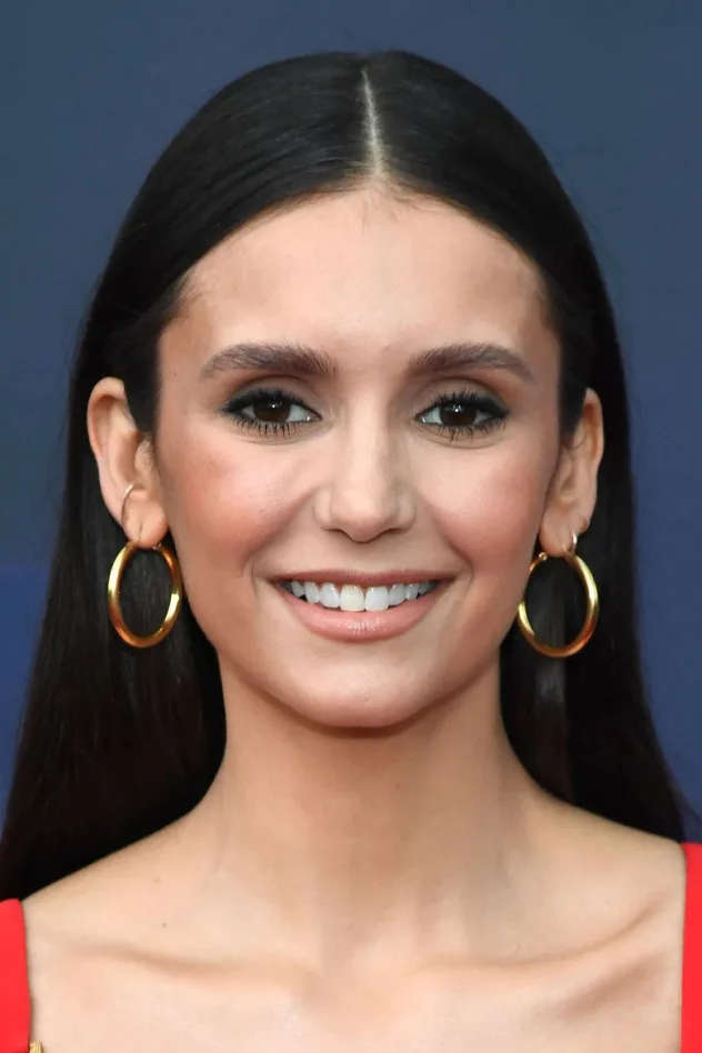 Nina Dobrev fotoğrafı