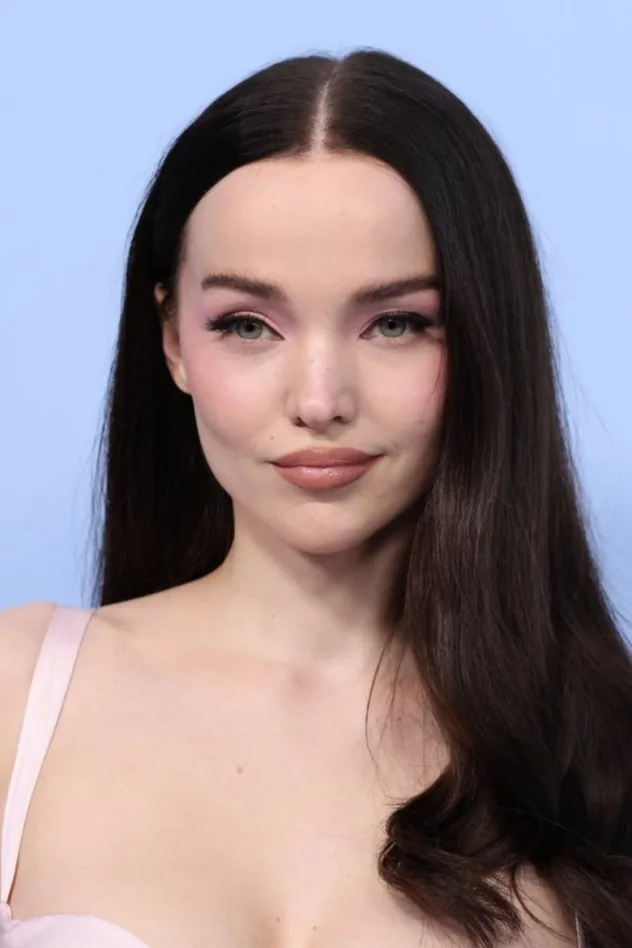 Dove Cameron fotoğrafı