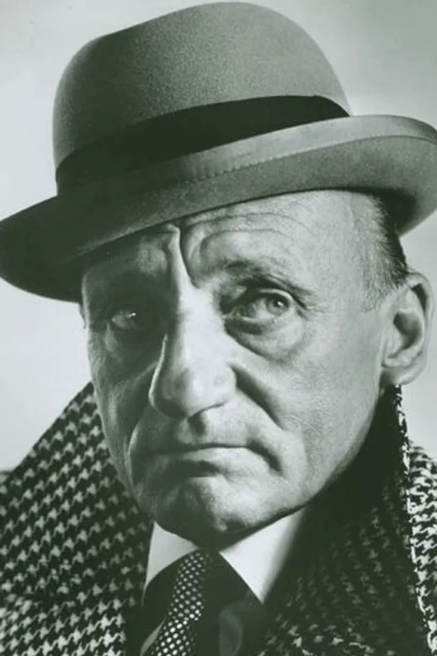 Marcel Hillaire fotoğrafı