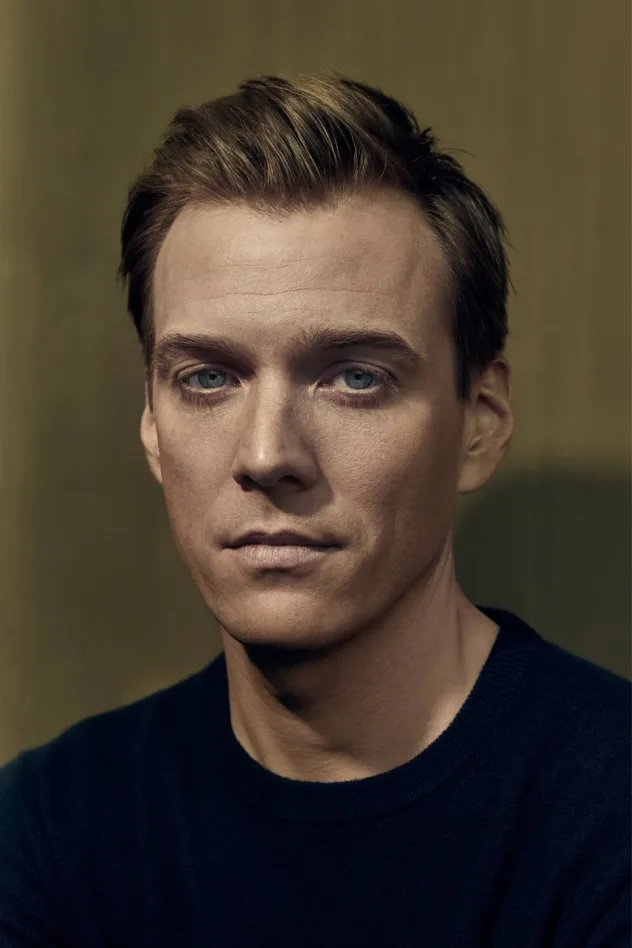 Jake Abel fotoğrafı