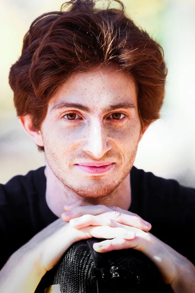 Aaron Wolff fotoğrafı