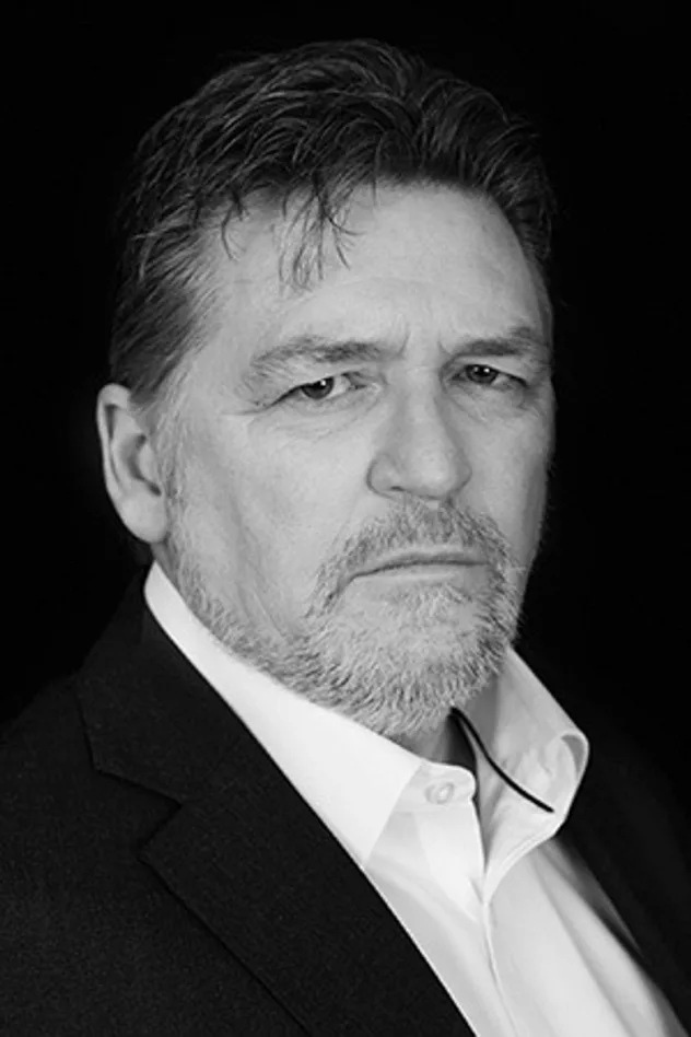 Tim J. Henley fotoğrafı