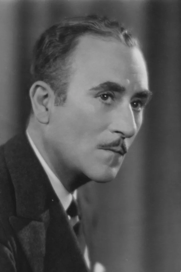John Halliday fotoğrafı