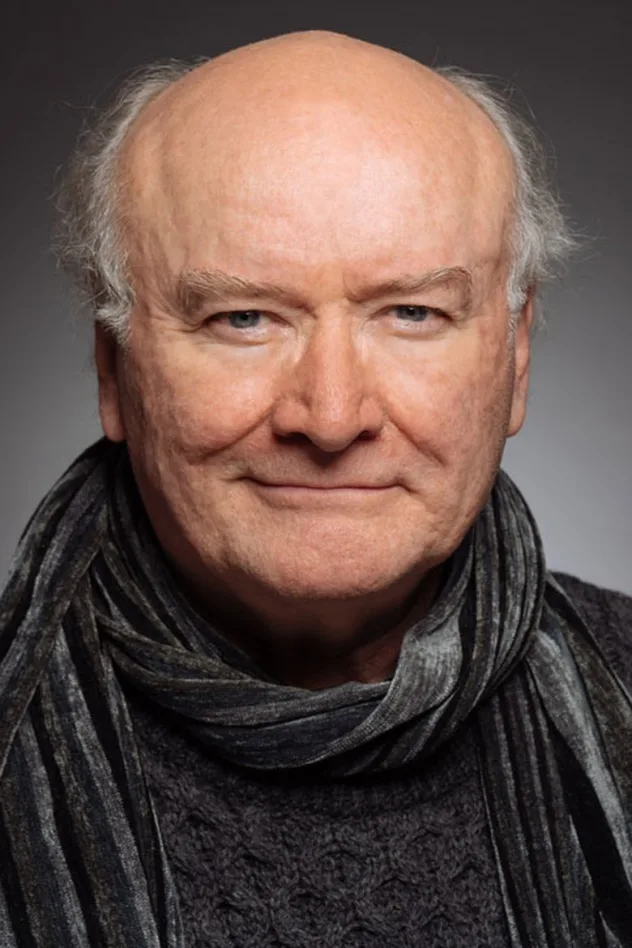 Edward James Hyland fotoğrafı