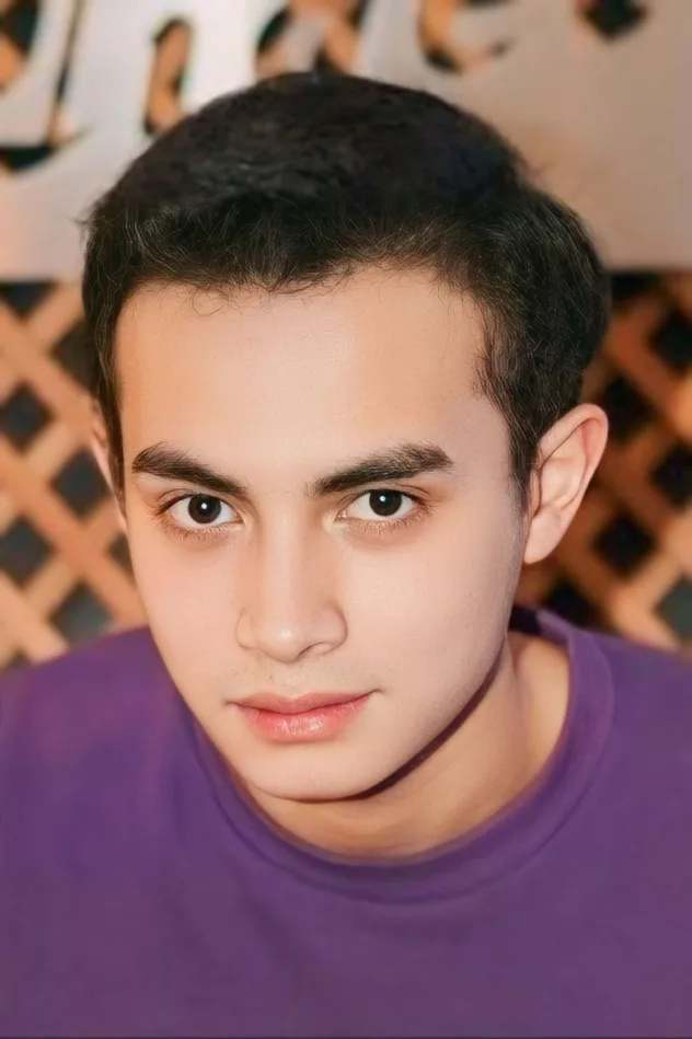 Omara Esteghal fotoğrafı