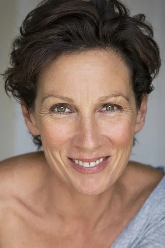 Alison Bruce fotoğrafı