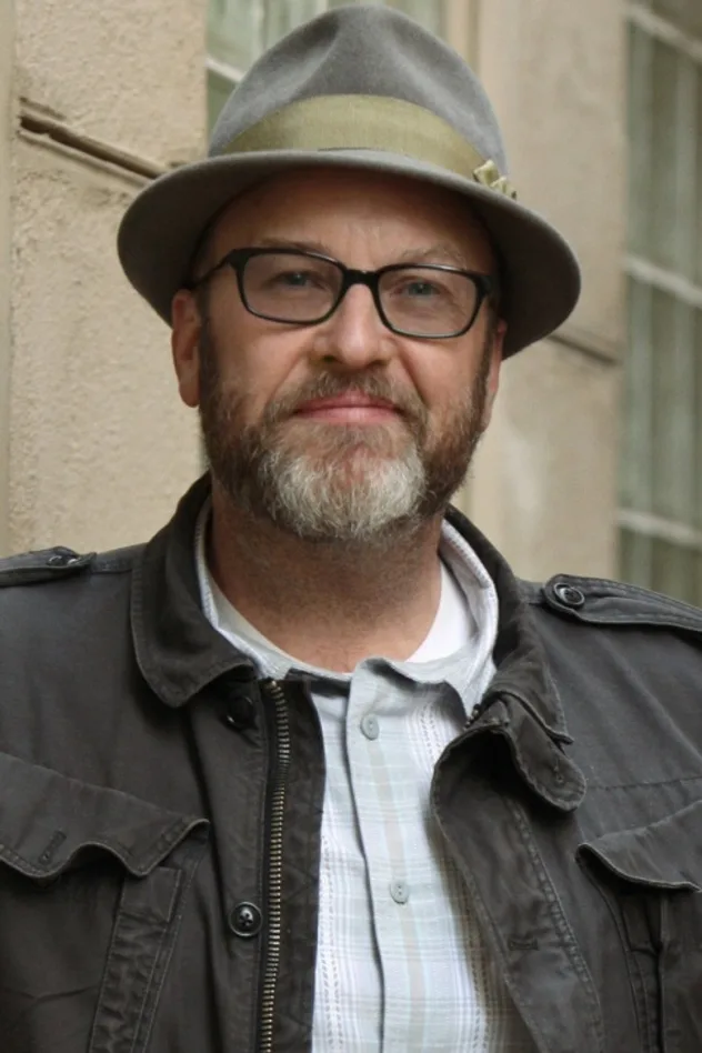 Mark Roberts fotoğrafı