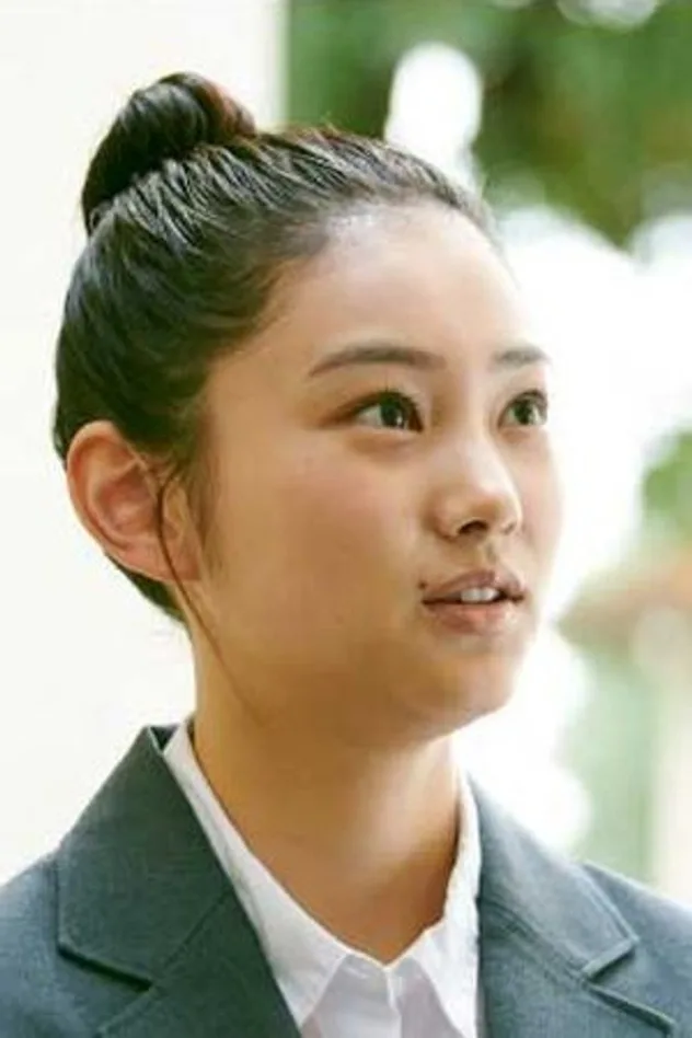 岡本莉音 fotoğrafı
