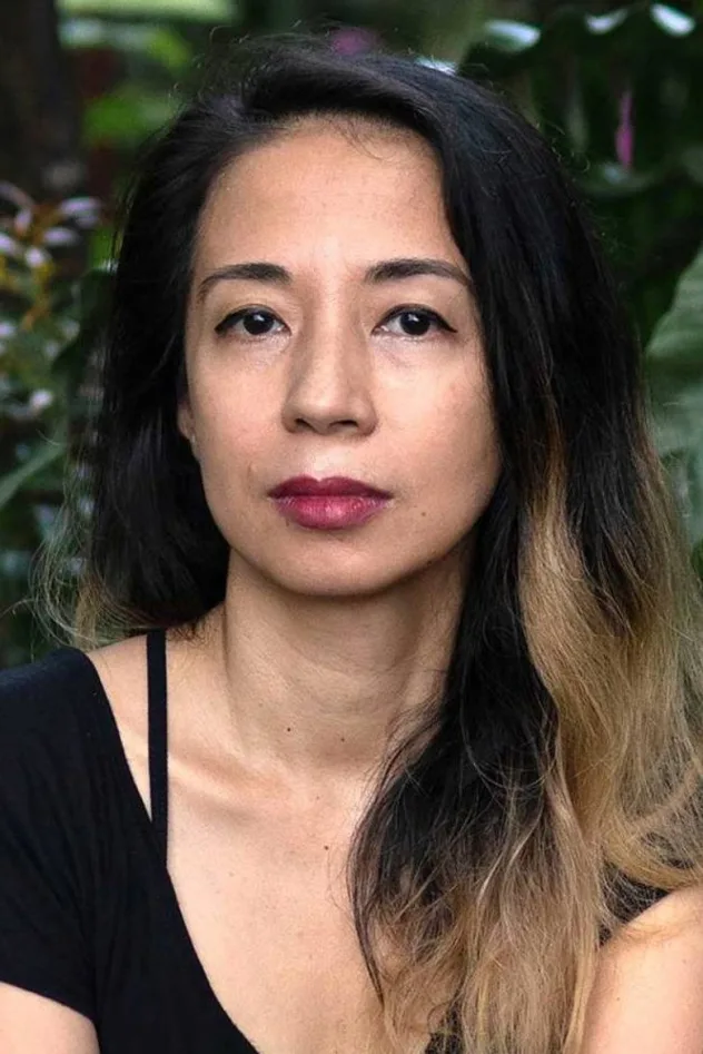Kiri Dalena fotoğrafı