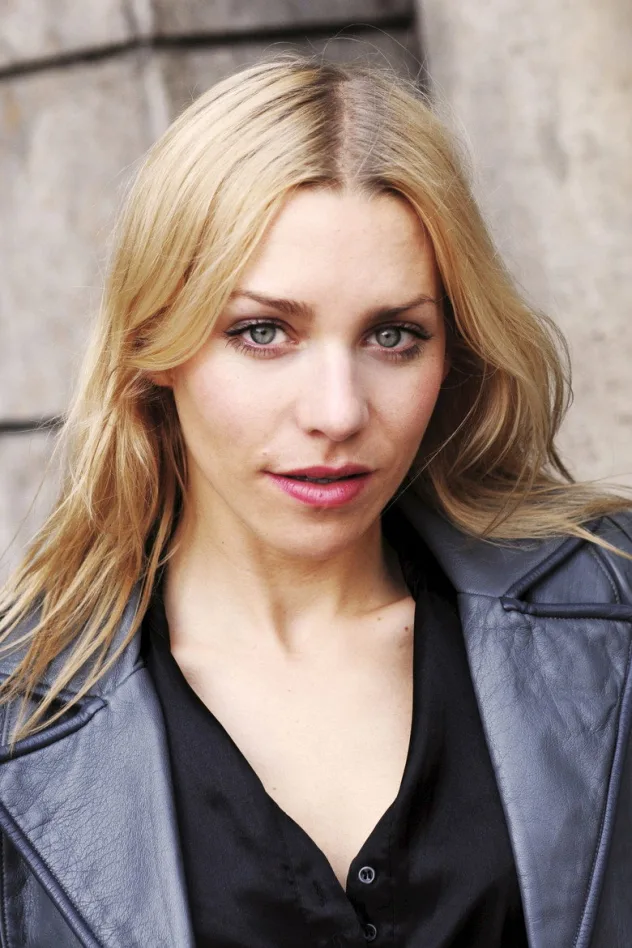 Julia Dietze fotoğrafı