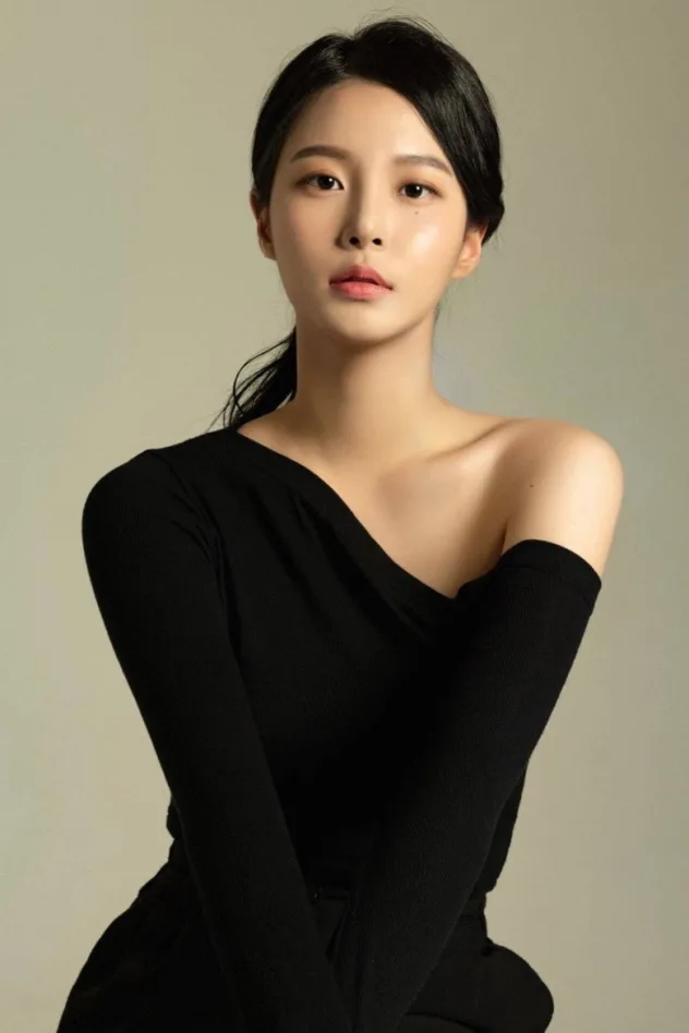 Chae Si-yeon photo