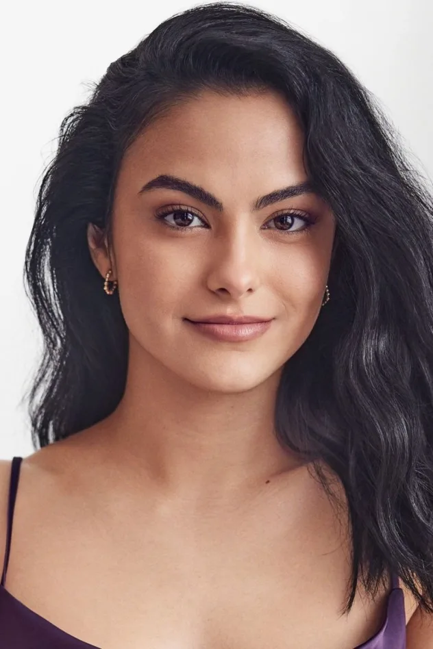Camila Mendes fotoğrafı