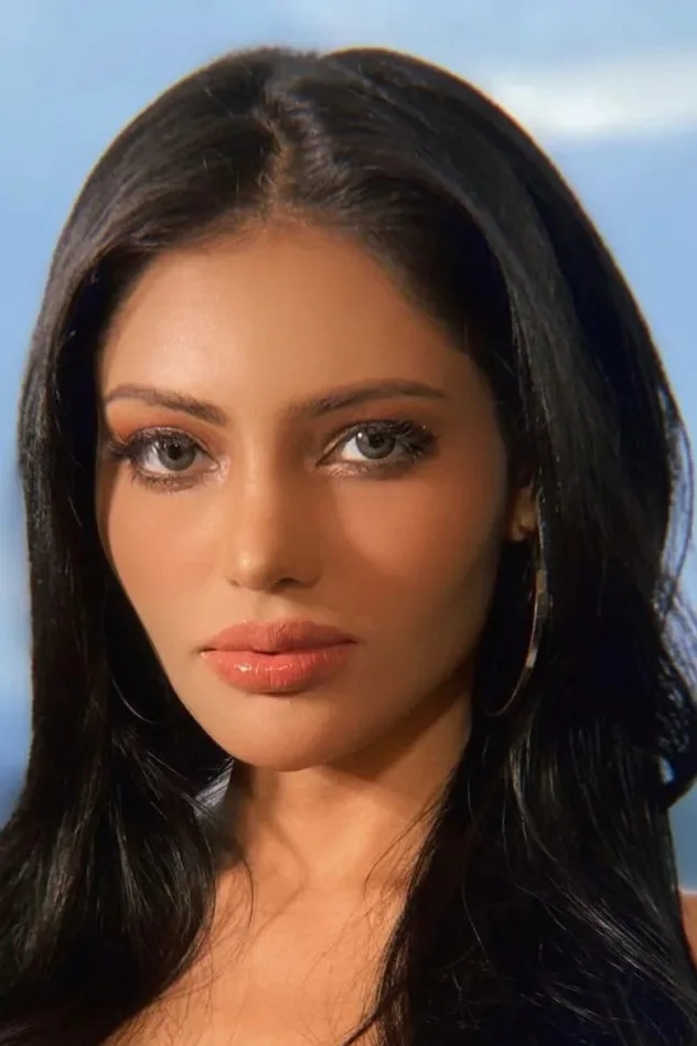 Sanjna Suri fotoğrafı