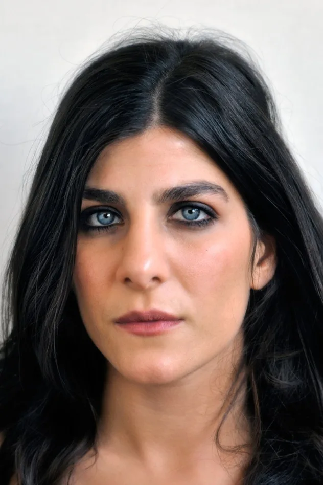 Mina Kavani fotoğrafı