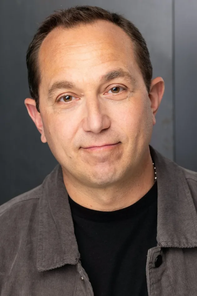 Ian Petrella fotoğrafı