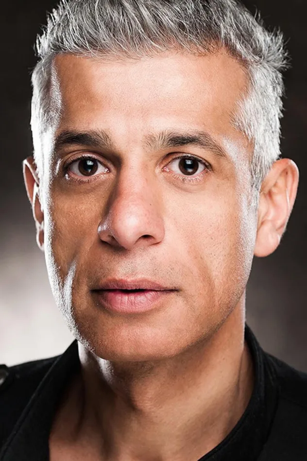 James Karis fotoğrafı