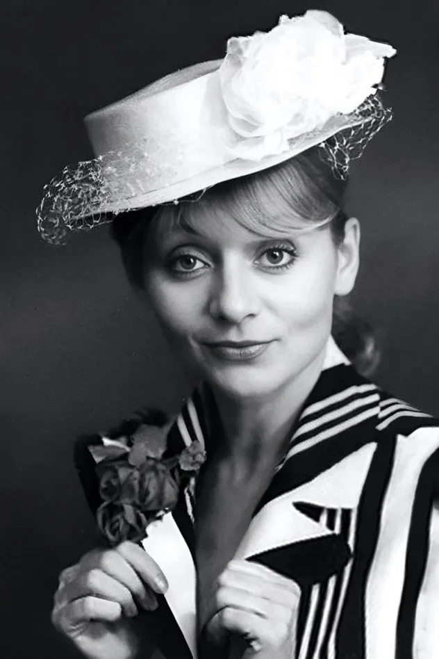 Обложка для Annie Cordy
