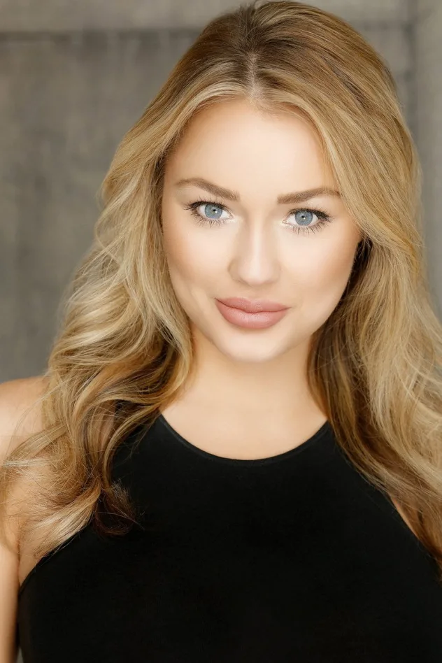 Caroline Hallum fotoğrafı