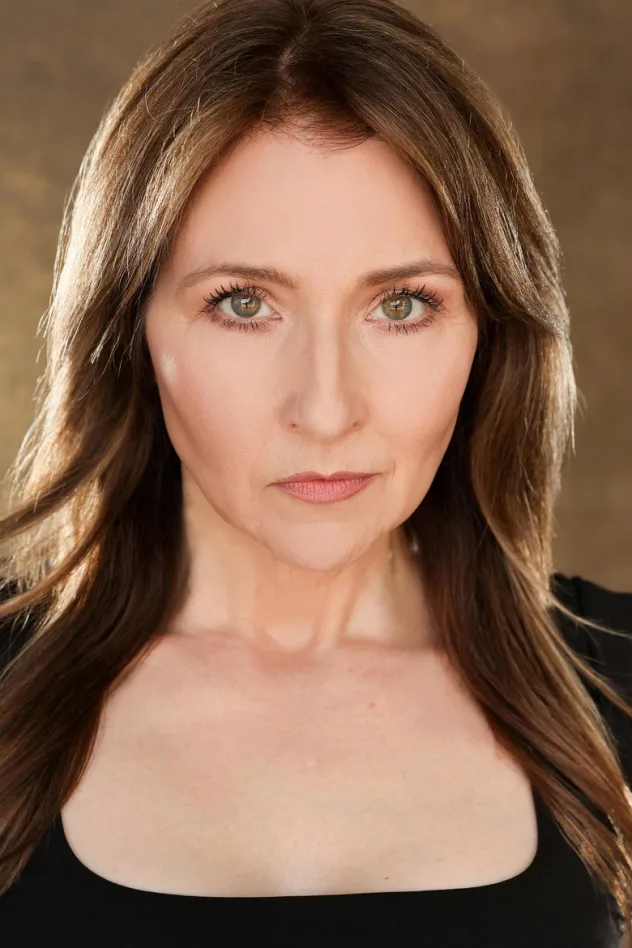 Kara Rainer fotoğrafı