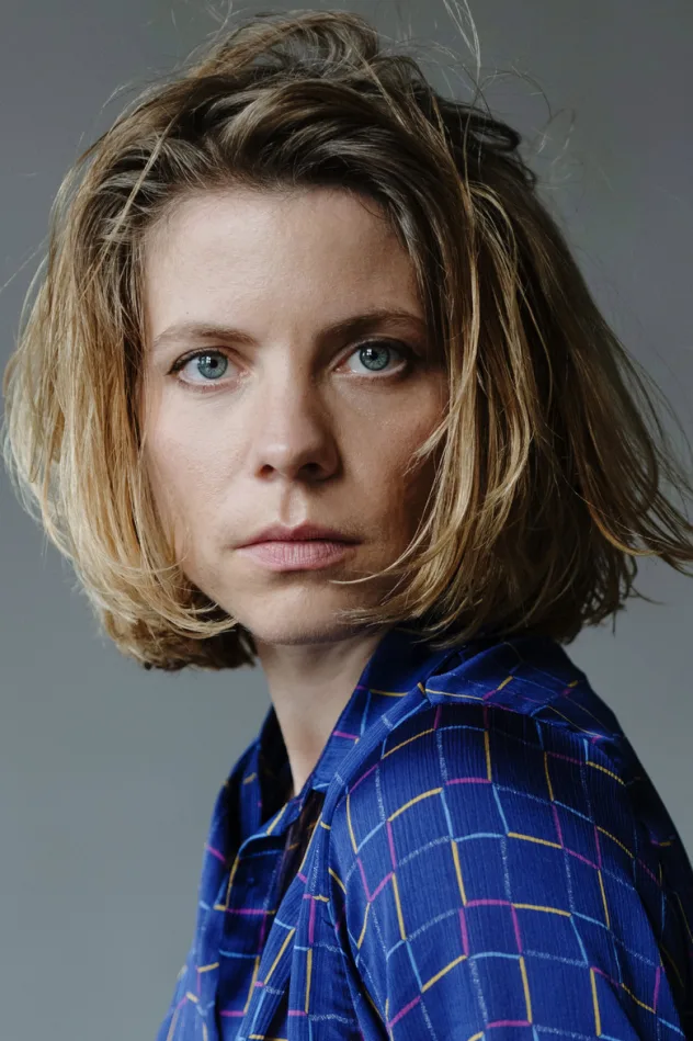 Thea Rasche fotoğrafı