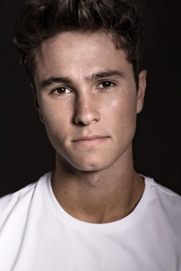 Michael Ronda fotoğrafı
