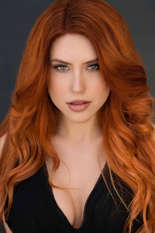 Emily Ashby fotoğrafı