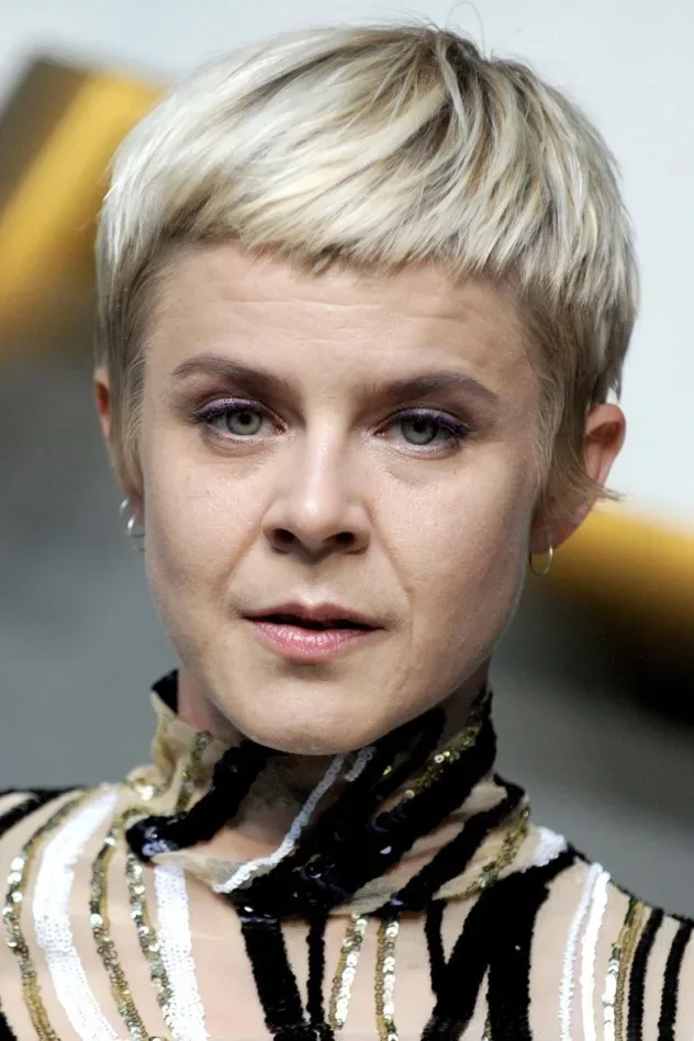 Imagen de portada para Robyn