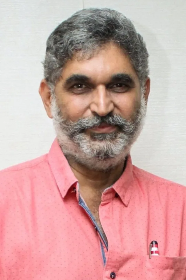 Suresh Chandra Menon fotoğrafı