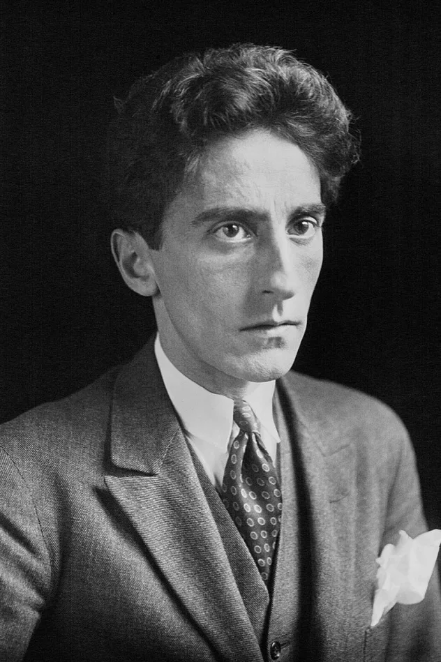Jean Cocteau fotoğrafı