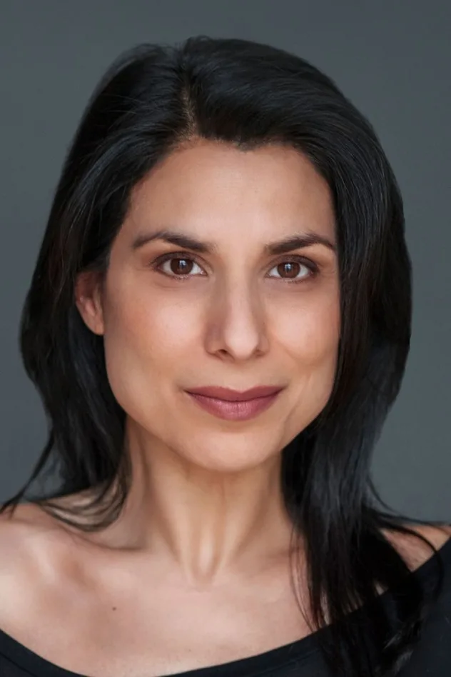 Laara Sadiq fotoğrafı
