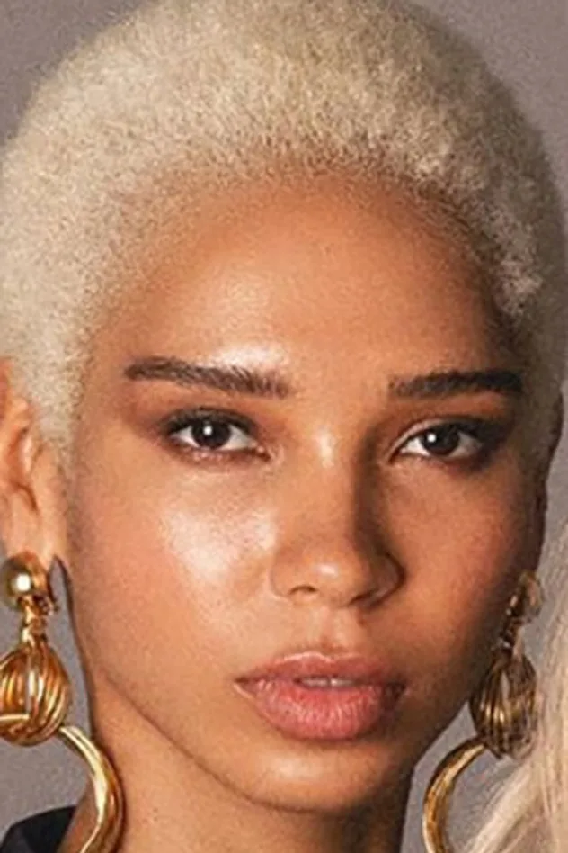 Julia Ogun fotoğrafı