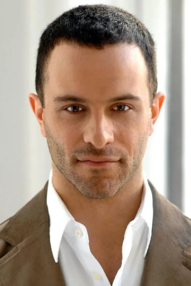 Aaron Costa Ganis fotoğrafı