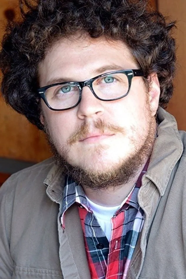 Cameron Britton fotoğrafı