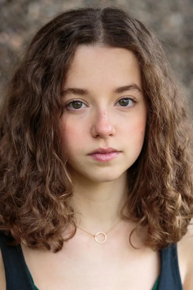 Ariella Glaser fotoğrafı