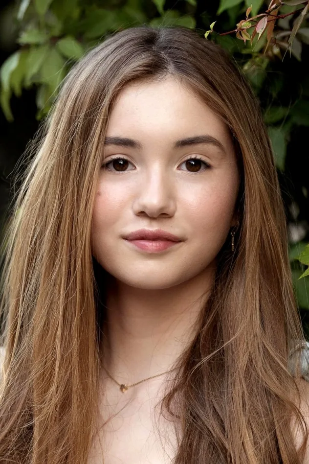 Lucy Paez fotoğrafı
