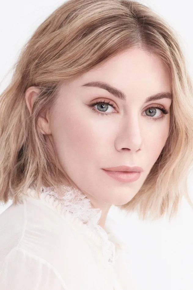 Jennifer Holland fotoğrafı
