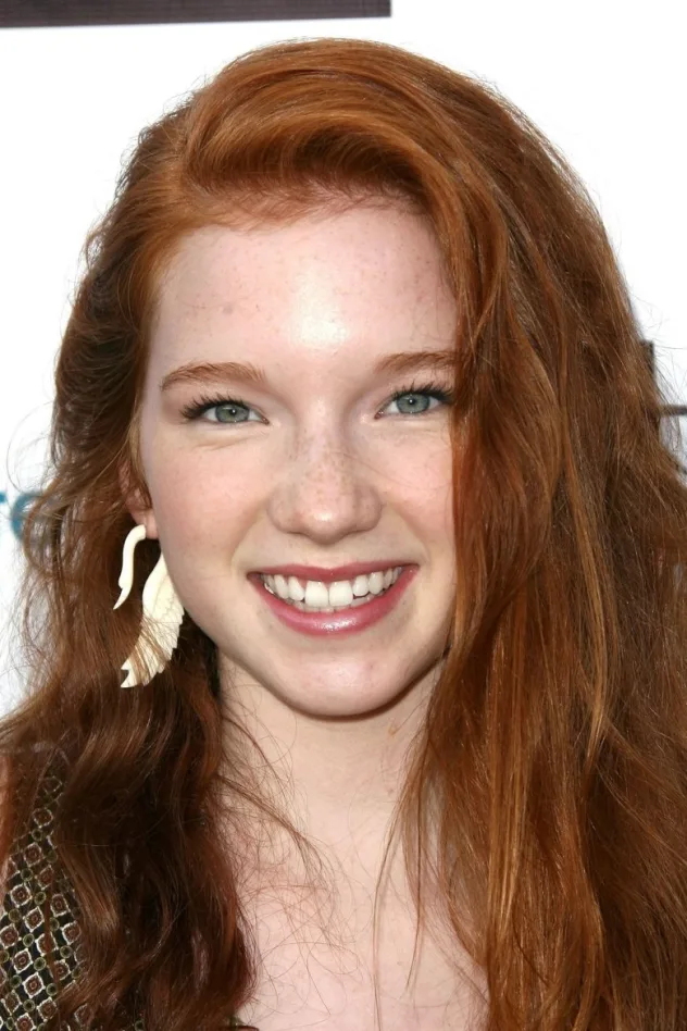 Annalise Basso fotoğrafı