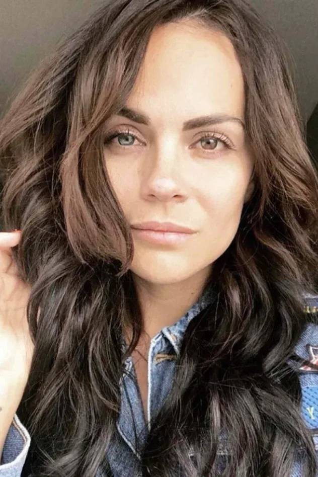 صورة الغلاف لـ Laura Carmine