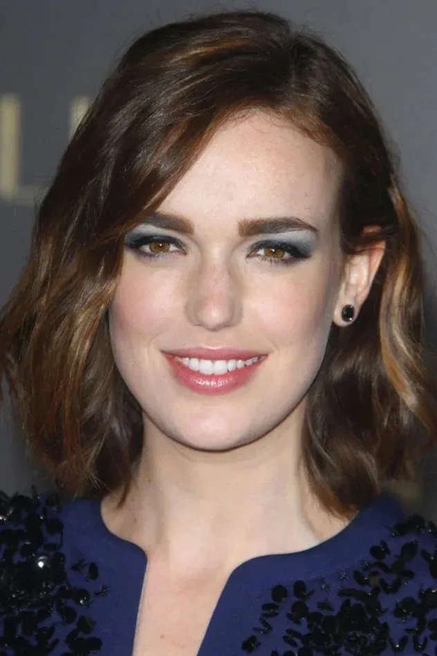Обложка для Elizabeth Henstridge