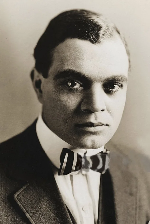 Noble Johnson fotoğrafı