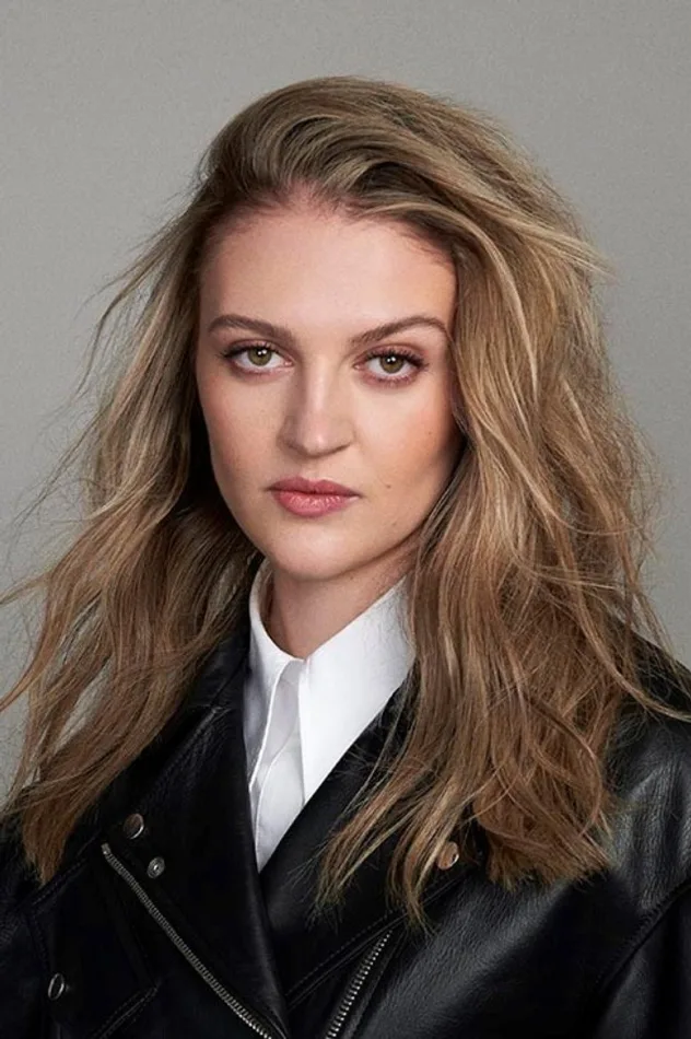 Lara Peake fotoğrafı
