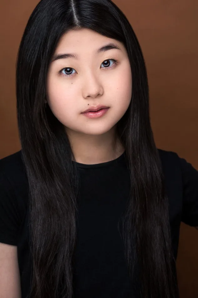 Kylie Kuioka fotoğrafı