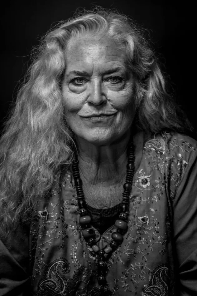 Krisha Fairchild fotoğrafı