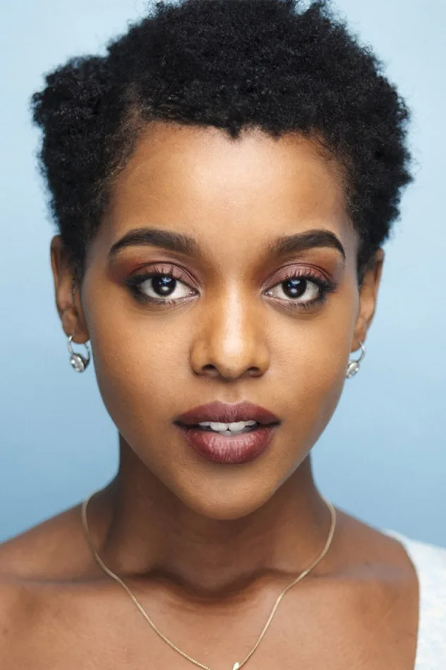 Mallori Johnson fotoğrafı