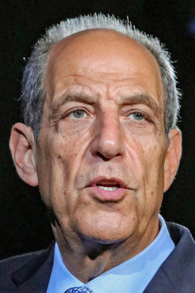 Paul Mones fotoğrafı